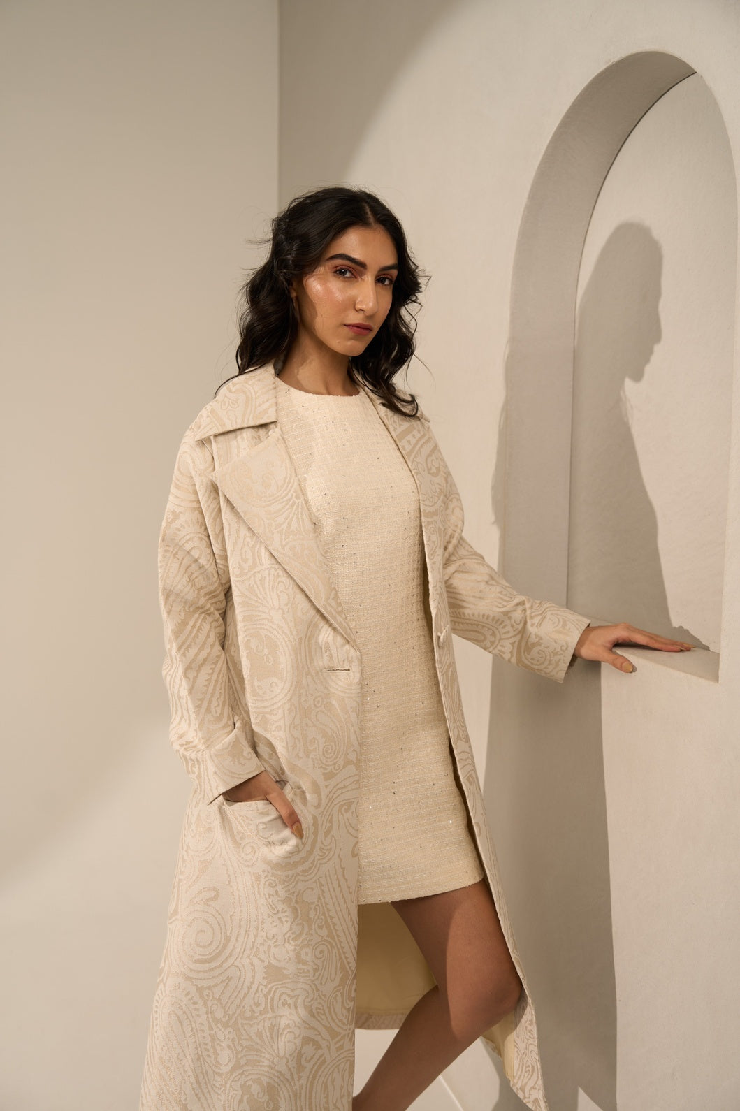 Off-White Paisley Designed Brocade Metallic Long Blazer